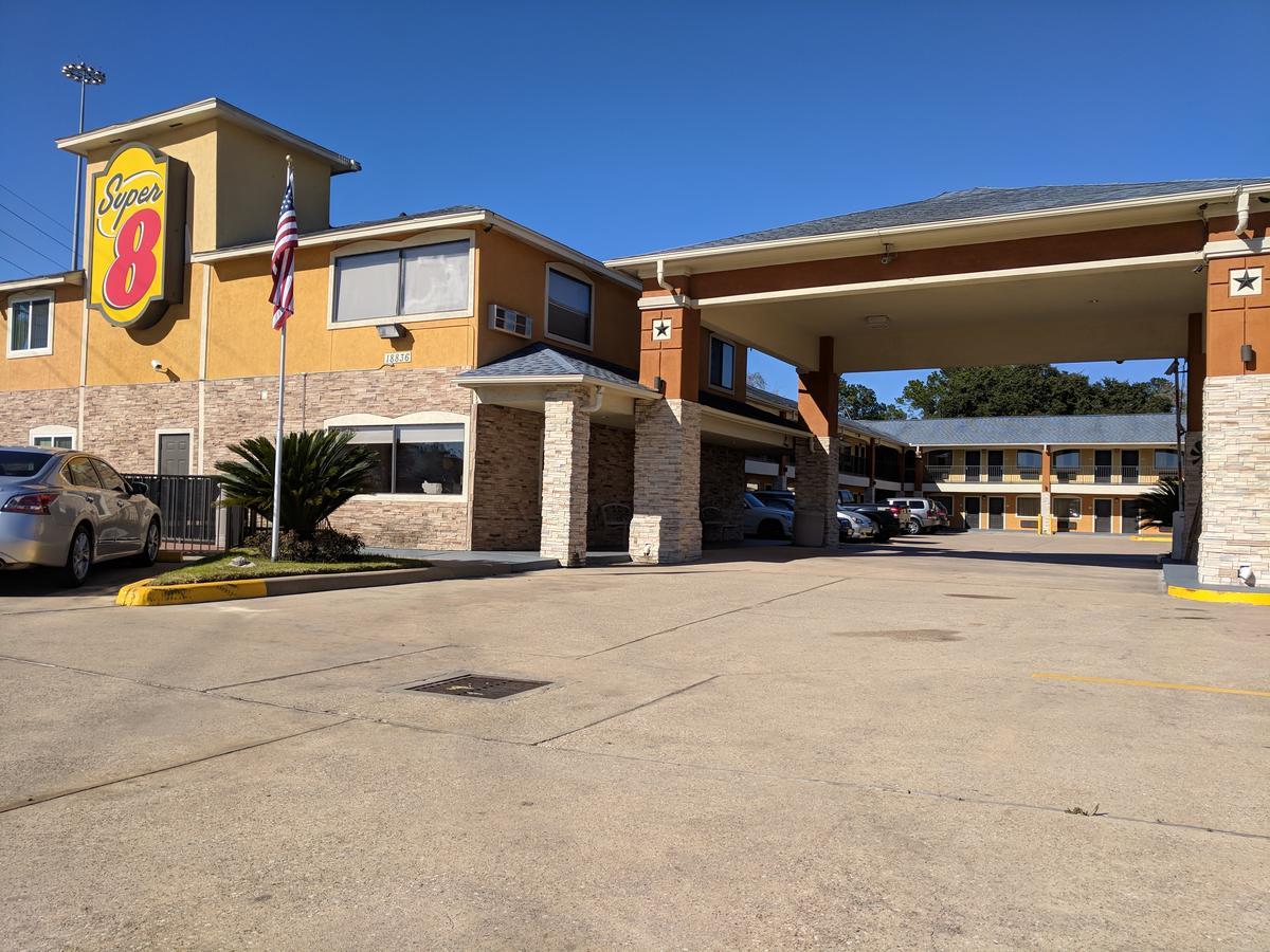 Super 8 By Wyndham Houston/Willowbrook Hwy 249 Exterior photo