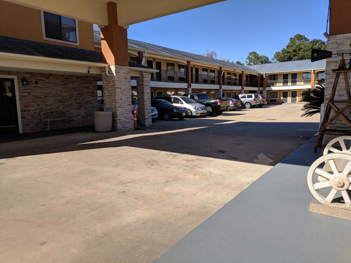 Super 8 By Wyndham Houston/Willowbrook Hwy 249 Exterior photo